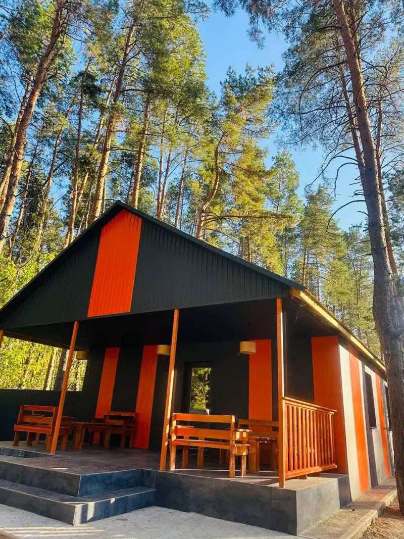 Територія бази відпочинку